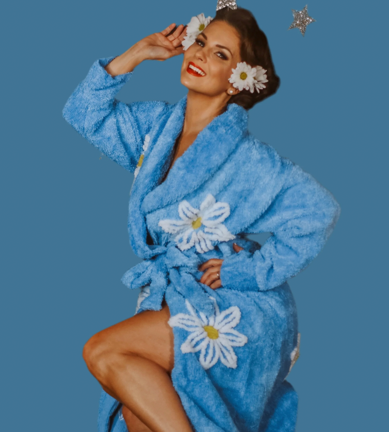 Luxurious “Falling Daisies” Chenille bathrobe in Bedroom Blue