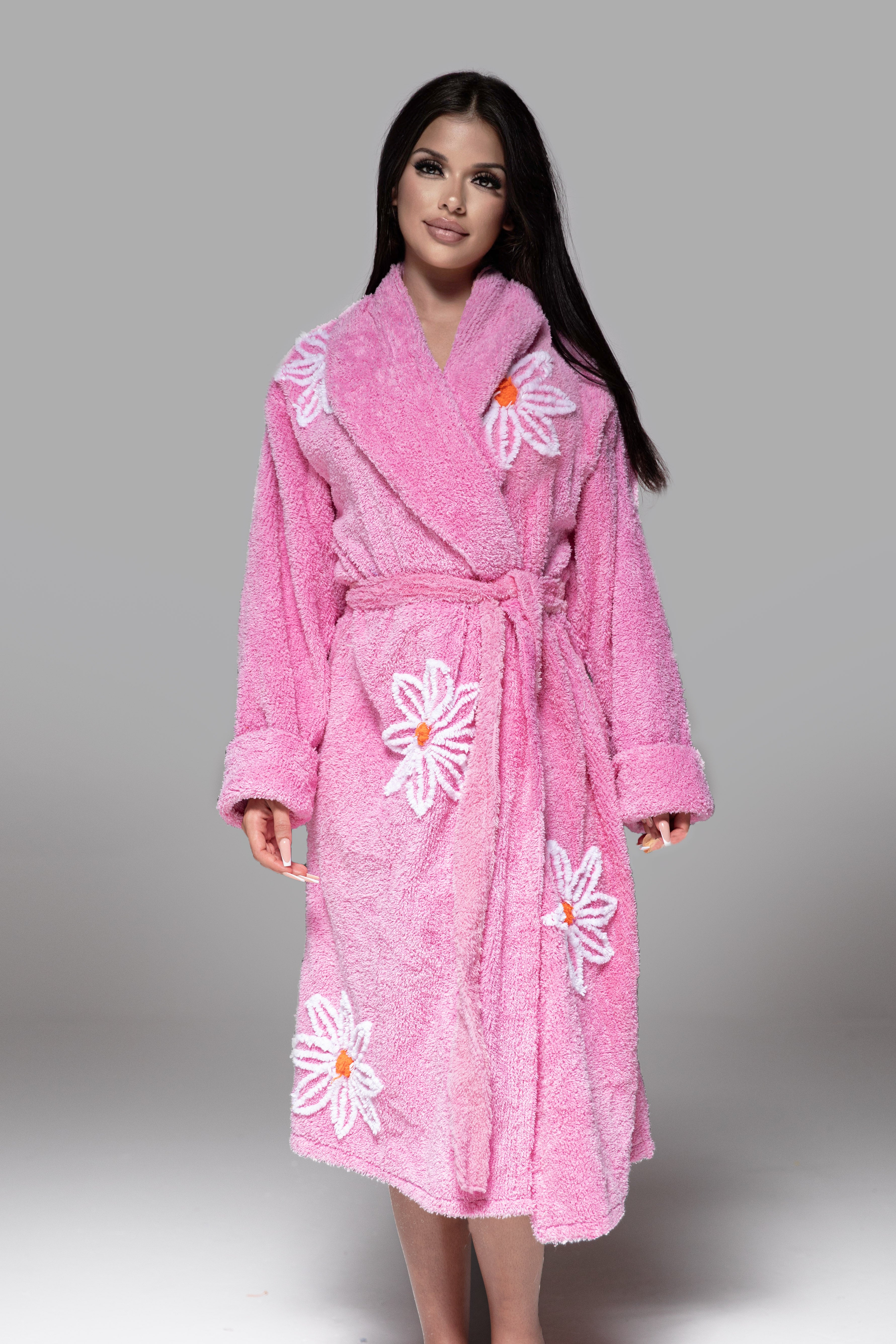 Luxurious “Falling Daisies” Chenille bathrobe in Lipstick Pink